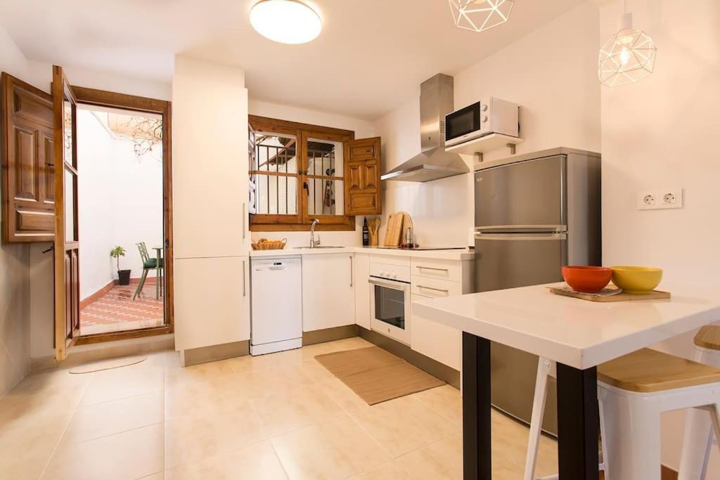 Casa Tipica Del Albaicin Con Interior De Diseno Сasa de vacaciones Granada